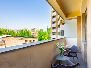 Квартира 2 комнатная на улице Дереник Демирчян DE144