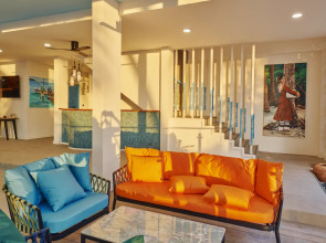 Отель Beach Hotel Dhigurah