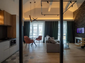 Eksklyuzivnye Dvukhurovneviye v Tsentre Goroda Apartments