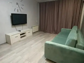 Dvuhkomnatanaya s Dvumya Lodzhiyami Flat