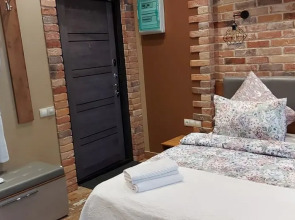 Апартаменты на Средней 13