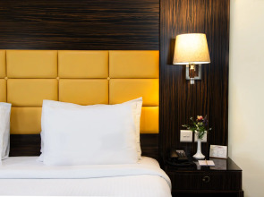 Fortune Karama Hotel