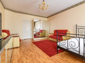 Апартаменты Напротив Казанского Собора