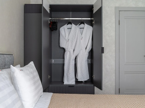 Апартаменты Red Apartments Арт Лайт Сити Форд