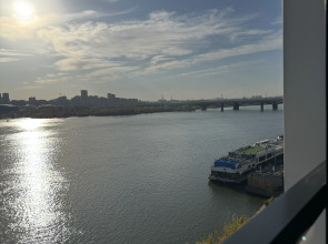 Апартаменты Hugge Place Студия с видом на ОБЬ