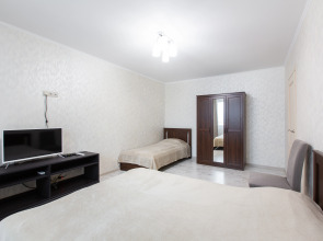 1b  Krasnogrskij 46 Apartments