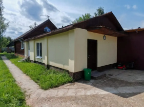 Laytkhaus Private House