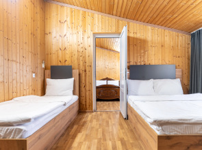 Отель Максим Парк-Лоо