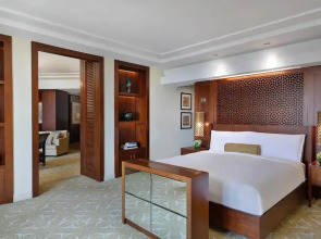 Отель The Ritz-Carlton, Dubai