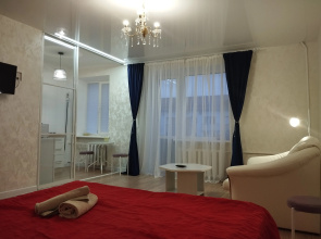 Novaya Na Glavnoy Ploshchadi Pobedy s Krasivym Vidom Iz Okna, Balkona Flat