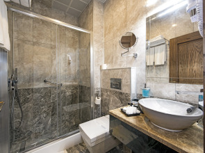 Отель Perapolis