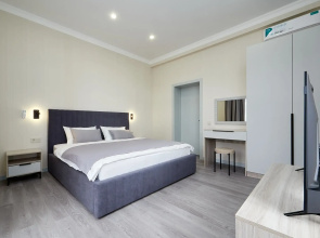 Green Park 131/2 Apartments