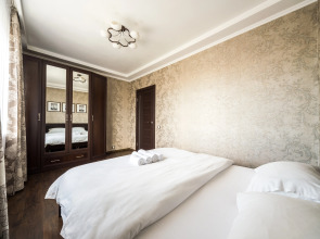 Квартира Тёплая солнечная возле БЦ Первая Башня