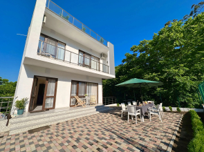 Eva Private house