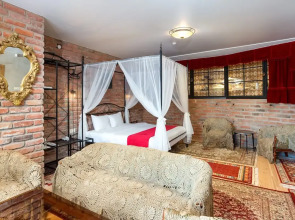 Brooch Boutique Hotel