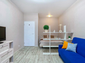 Квартира Welcome Home с Балконом у Метро Народное Ополчение