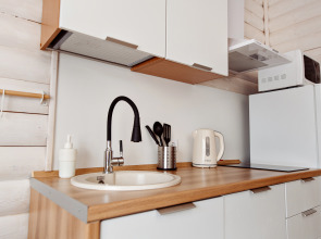 Частный дом у реки