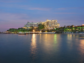 Отель Merit Crystal Cove Casino & SPA