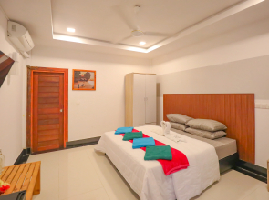 Aqua Blu Thoddoo Guest House