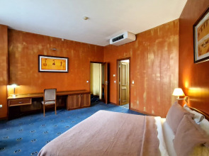 Отель Арарат