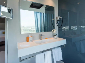 Отель Centro Westside by Rotana