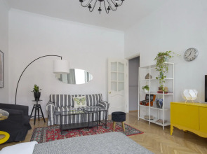 Апартаменты Город Рек на Большой Морской 6 у Дворцовой площади