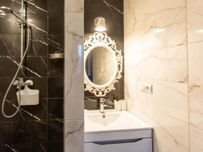 Гостевой дом Four Lions House (Фор Лайонс Хаус)