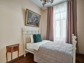 Апартаменты в Доходном доме на Патриарших прудах