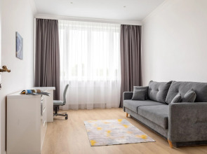 Квартира near the park – просторная трешка с видом на парк