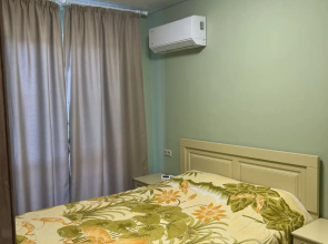 Dvukhkomnatnaya Kvartira V Tsentre Flat