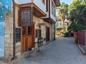 Kuyu Beergarden Hostel