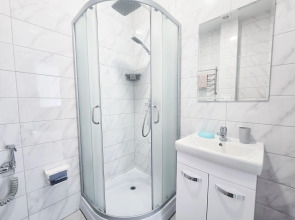 Квартира на 1м этаже со своей зоной отдыха и оборудованной кухней