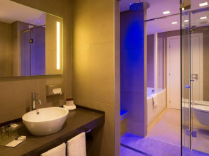 DoubleTree by Hilton Hotel Yerevan City Centre