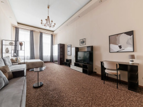 Апартаменты 4 спальни на Владимирском