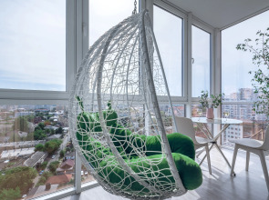 Апартаменты с панорамным видом на город, с большим телевизором (65 дюймов) и Алисой. Встречайте рассветы!