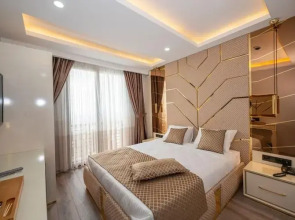 Luxury Airport Hotel by Zazzoni