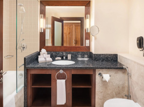 Отель JA Ocean View Hotel