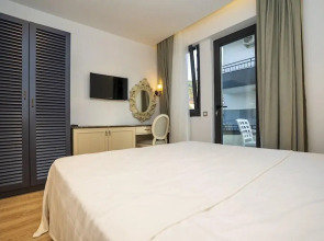 Апарт-отель Channel Suites