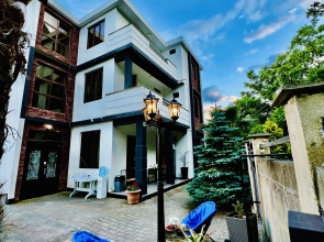 Holiday House Green Gape Batumi Hotel
