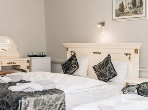 Отель Safran Suites