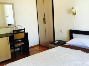 Отель Kiaraz Start