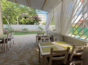 Na Pontiyskoy 16 Guest House