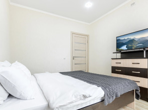 Апартаменты формата евро2 в центре 2 ЖК телевизора удобная кровать заселение круглосуточно by Depart Apart