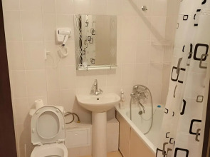 Апартаменты Двухкомнатные на втором этаже с балконом