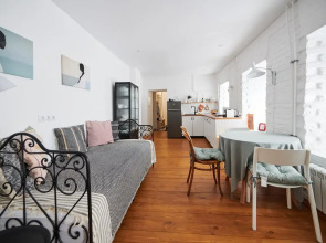 Апартаменты ДзенХоум Символ 8