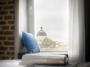 Отель Red Brick