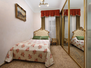 Домбай Пэлас