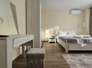 Trekhkomnatnaya V Tsentre Pyatigorska Dlya Semyi Flat