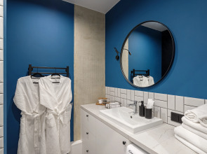 Квapтиpa-cтудия AZURЕ LIGНТ