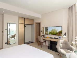 Отель Beach Walk